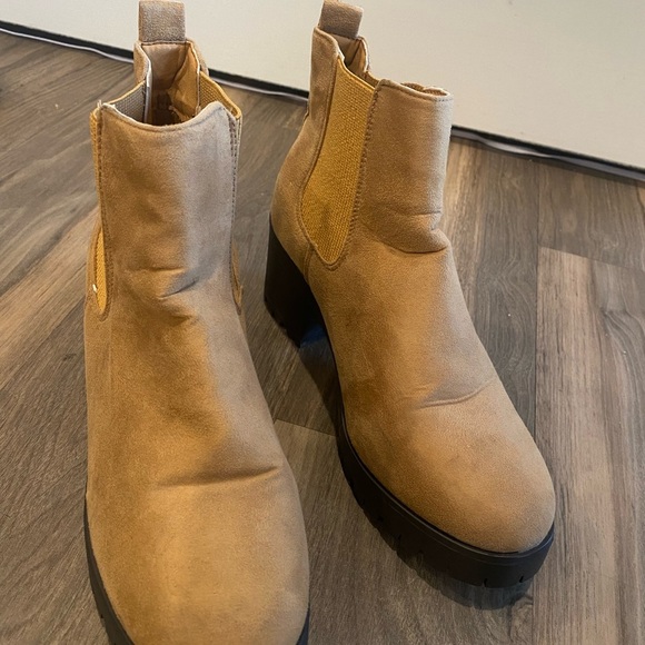 Tan Ankle Boots Size 10 - Picture 6 of 7